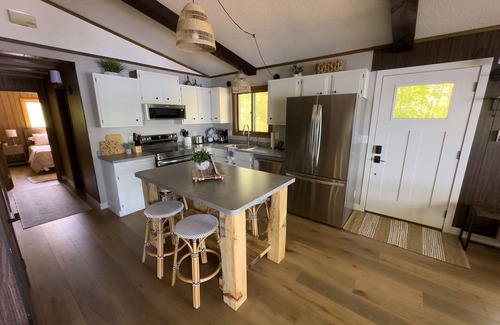 Iron River Cabina | Lakefront Stay w/ATV Trail Access -Trailer Parking