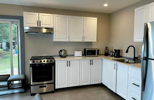 Carling Casa | Lakefront Studio Cottage #7