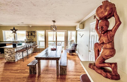 Cotuit Casa | Lakefront Stunning Cape Cod Views w Private Lake Beach - Backyard is the Lake !