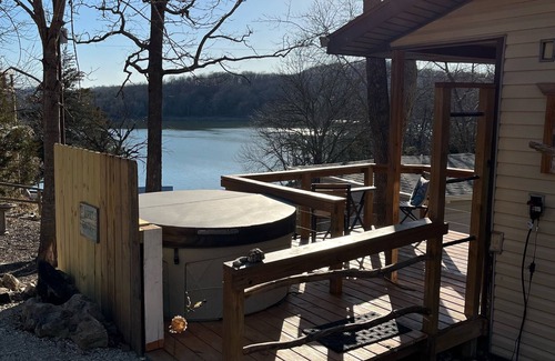 Omaha Cabaña | Lakefront, Tablerock, Hot tub, Branson