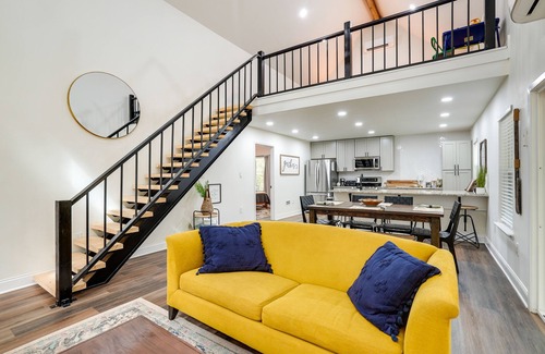 Lone Star Cabina | Lakefront Texas Abode w/ Kayaks, Fire Pit & Patio!