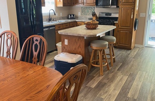 Albemarle Casa | Lakefront Tillery Getaway- Pontoon Boat for Rent and Pet Friendly