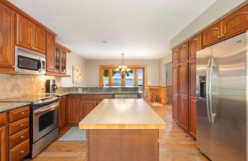 Kewadin Casa | Lakefront Torch Lake Home - Cottage Atmosphere / Over 4K Sq Ft