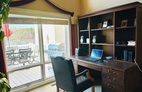 High Point Apartamento | Lakefront Townhouse 2-bedroom apartment with AC, WiFi in High Point