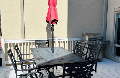 High Point Apartamento | Lakefront Townhouse 2-bedroom apartment with AC, WiFi in High Point