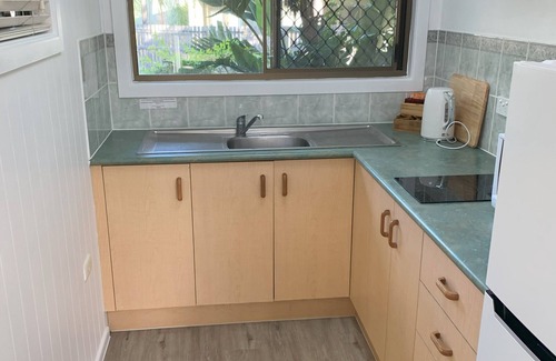 Urangan Cabina | Lakefront Turtle Retreat at Hervey Bay - 300 meters to Beach Hervey Bay