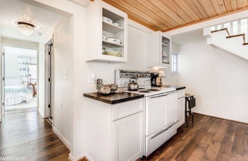 North Lakeport Cabaña | Lakefront Shorewood Cottage with room to make amazing family memories.
