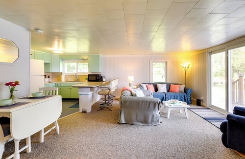Grand Junction Cabaña | Lakefront Vacation Rental, 13 Mi to South Haven!