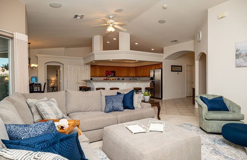 Fort Mohave Casa | Lakefront vacation Fish, Kayak, Swim, BBQ, Relax. Minutes to Laughlin & Rivers