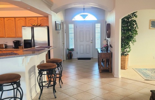 Fort Mohave Casa | Lakefront vacation Fish, Kayak, Swim, BBQ, Relax. Minutes to Laughlin & Rivers