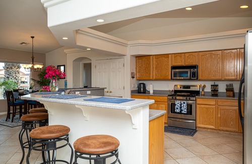 Fort Mohave Casa | Lakefront vacation Fish, Kayak, Swim, BBQ, Relax. Minutes to Laughlin & Rivers