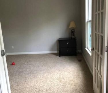 Maxwell Casa | Lakefront view 5 bedroom home with basement