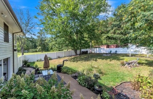 Orange Casa | Lakefront Villa on Lake Orange VA The first floorspace is blocked for cleaning