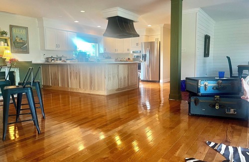 Winchester Casa | Lakefront w/Private Dock and Walk to Historic Downtown Winchester!