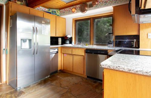 Lost Bridge Village Casa | Lakefront with Hot Tub/Sauna-Beaver Lake,Arkansas