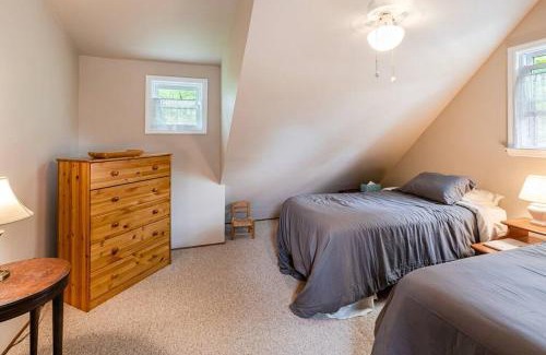 Ferndale Casa | Lakefront with Lots of Light and Private Dock Access