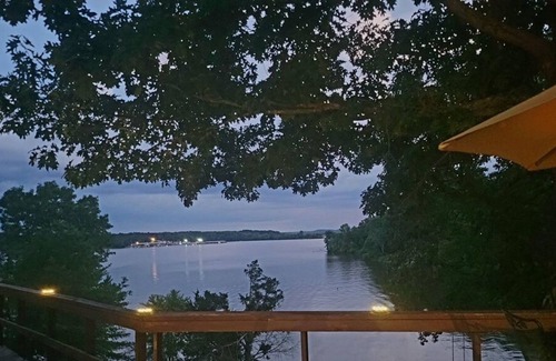 Camden Condominio | Lakehouse 345 on the water w dock; May is almost full