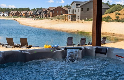 New Lisbon Casa | Lakehouse on Beach Lake, Wi Hot Tub and Screened in Porch near Castle Rock Lake