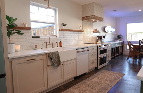 Azle Casa | Lakehouse on Eagle Mountain - Family Fun or Pickleball Getaway! NEW full Remodel