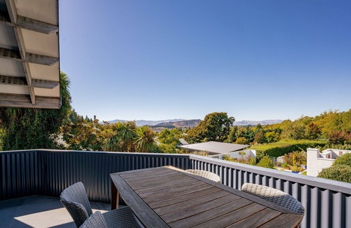 Wanaka Casa | Lakehouse Retreat - Wanaka Holiday Home
