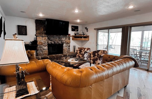 Sunrise Beach Casa | Lakehouse w/Pools I Hottub I Dock I Sauna I Playground