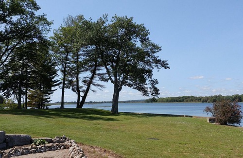 Brighton Casa | Lakehouse with 800 feet of waterfront near Prince Edward County!