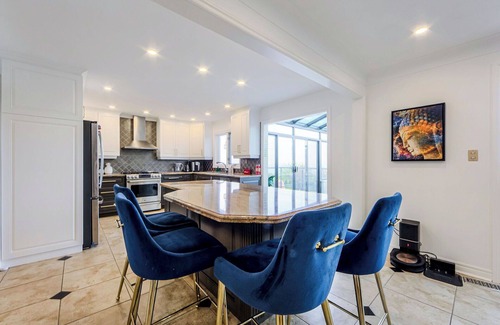 Grimsby Casa | Lakehouse with Spectacular View + Pool and 5 Bedrooms close to Niagara Falls