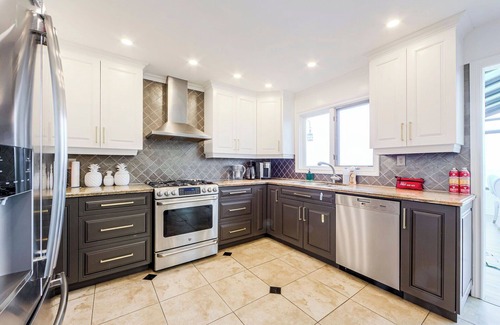 Grimsby Casa | Lakehouse with Spectacular View + Pool and 5 Bedrooms close to Niagara Falls