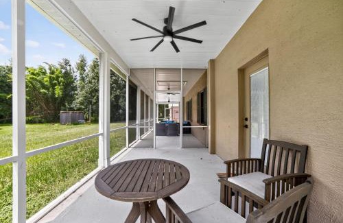 Lakeland Casa | Lakeland Oasis Hot Tub, Lanai & Fire Pit home