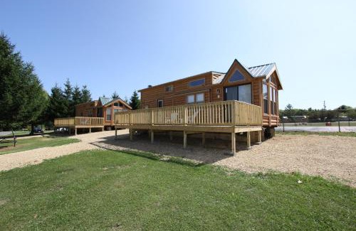Milton Complejo | Lakeland RV Campground Loft Cabin 1
