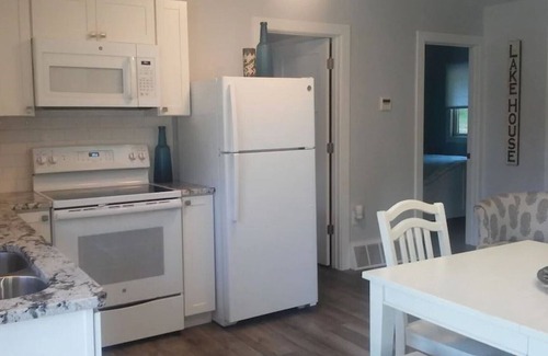 Ludington Cabaña | Lakelure Cottages - Bluegill