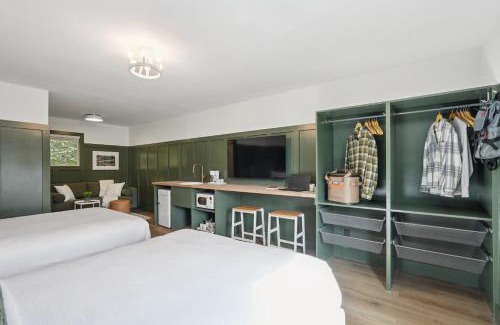 Lakeville Hotel | Lakelyn Lodge