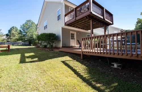 Emerson Casa | LakePoint Getaway - Spacious home w/ King Bed, 1 mile from LakePoint Sports