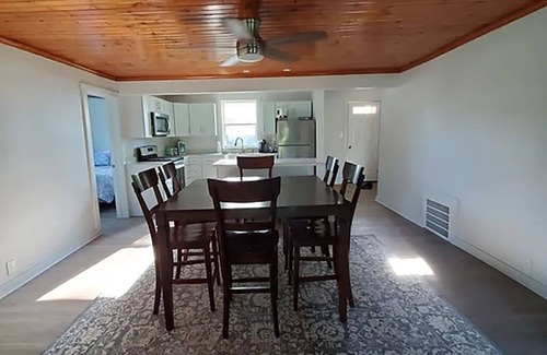 Madison-on-the-Lake Cabaña | LakePointe Shores #9 Tranquil 3 bedroom cottage, enchanting Madison on the Lake