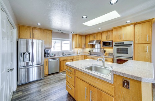 North Lakeport Casa | Lakeport Home w/ Stunning Lake & Mountain Views