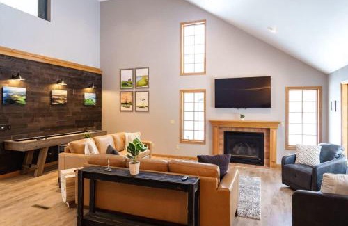 Rome Casa | Lakes and Links Luxury Retreat
