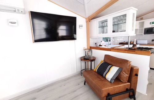 Overstone Cabina | Lakes and woodlands Overstone Holiday Park