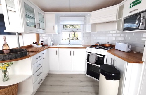 Overstone Cabina | Lakes and woodlands Overstone Holiday Park