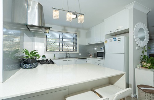 Gwandalan Casa | Lakes, ocean beaches, bush and tranquility. All a short trip from Sydney.
