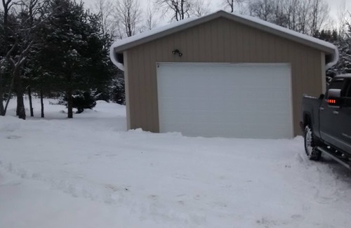 Elmira Cabaña | LAGOS DEL NORTH GOLF, SNOWMOBILE, ORV, FISH, SWIM, HIKE Y HUNTING COTTAGE