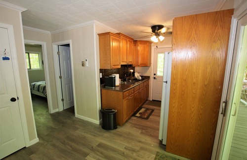 Elmira Cabina | Lakes of the North MI getaway