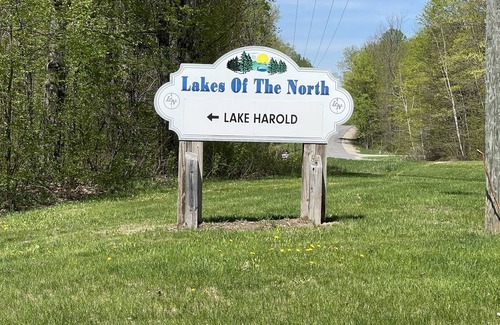 Elmira Cabina | Lakes of the North MI getaway