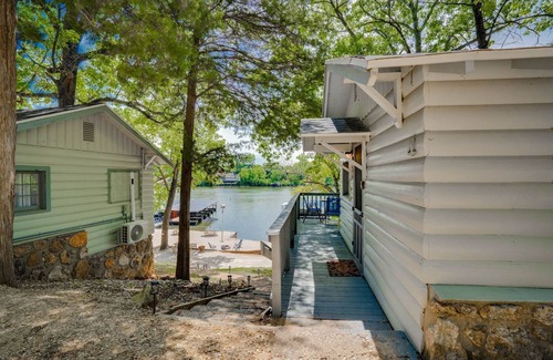 Lake Ozark Cabina | Lakeshore Fishing Cabins, #3, Ramp, Boat slip/Dock, great fishing