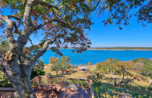 Canyon Lake Casa | Lakeshore Luxe