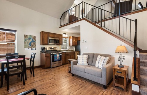 Dover Bay Casa | Lakeshore Retreat - 1 Bedroom and Loft 1 Bath Parkside Bungalow