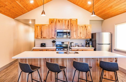 Homer Condominio | Lakeshore Suites