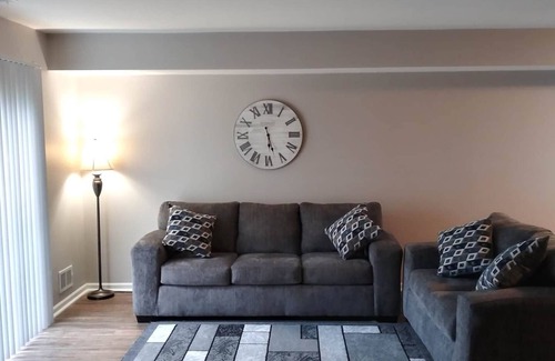 West Bloomfield Casa | ^^^LAKESIDE LUXURY TOWNHOME*** 3BDRMS / 2.5BTHRM / 2CAR GARAGE!!!^^^