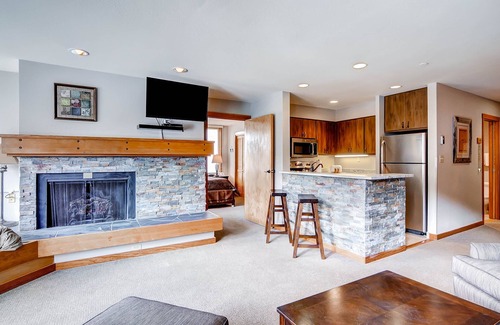Lakeside Village Condominio | Lakeside 1491