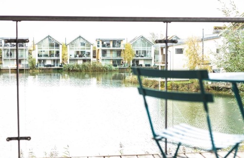 Cirencester Apartamento | Lakeside apartment with spa access on a nature reserve Hazy Blue HM86