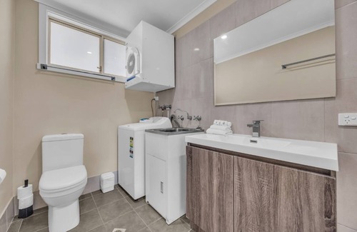Bega Valley Shire Council Cabina | Lakeside Apartments - Ground floor